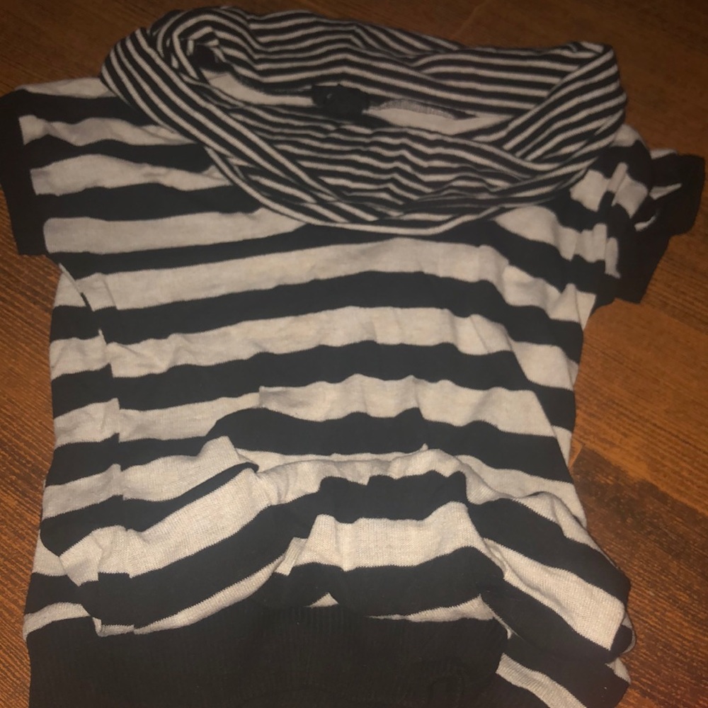 Short sleeve top